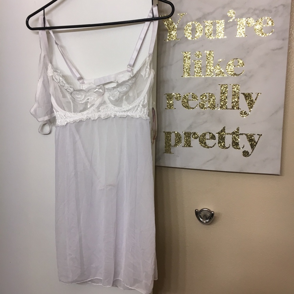 Elegant Moments White Lace Lingerie US Size L